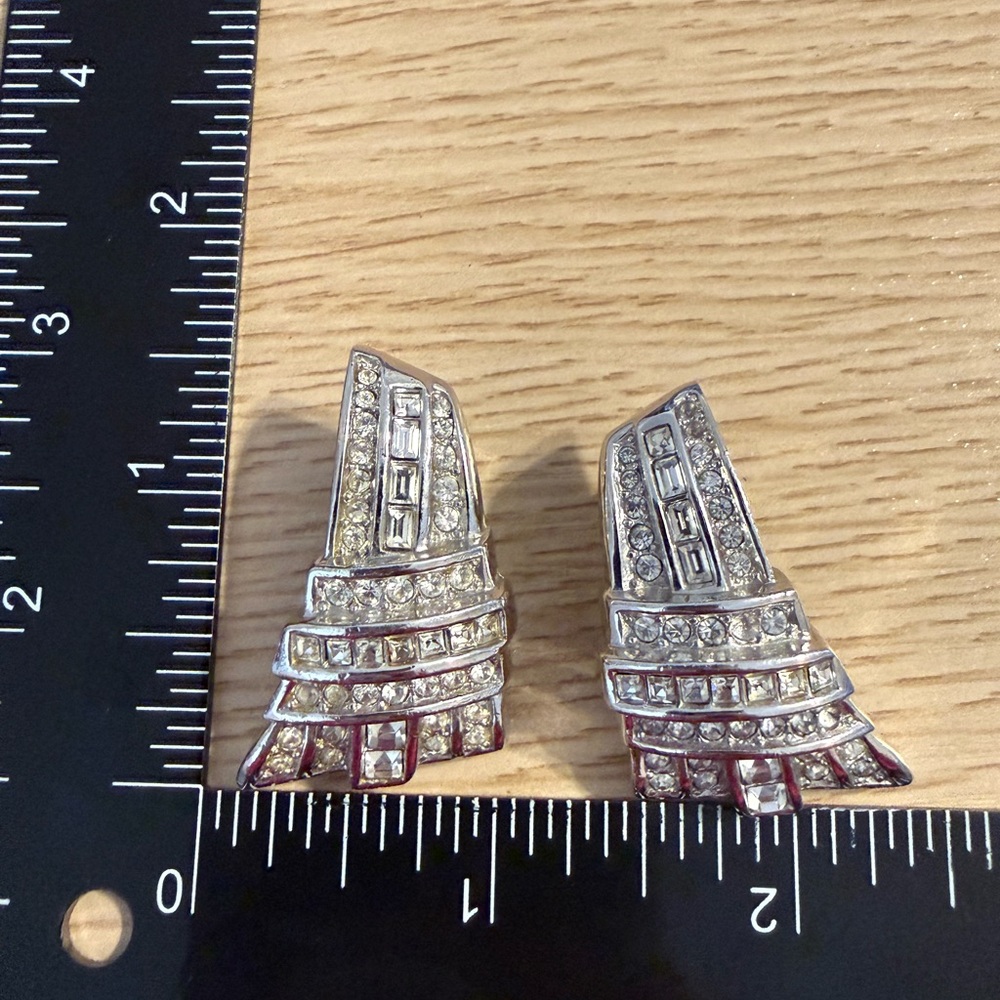 Christian Dior Vintage Art Deco Silver Tone Rhinestone Tiered Clip On Earrings - Picture 5 of 5